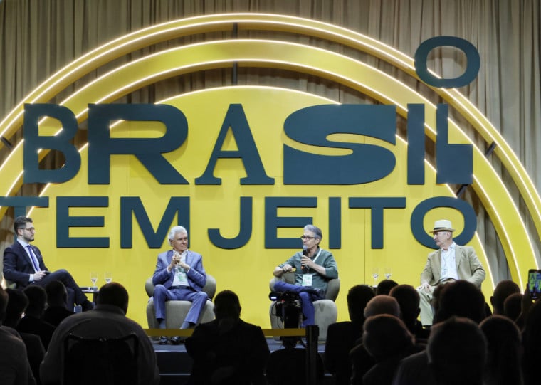 Ronaldo Caiado (PSD), Romeu Zema (Novo) e Aldo Rebelo (DC) participaram do encontro