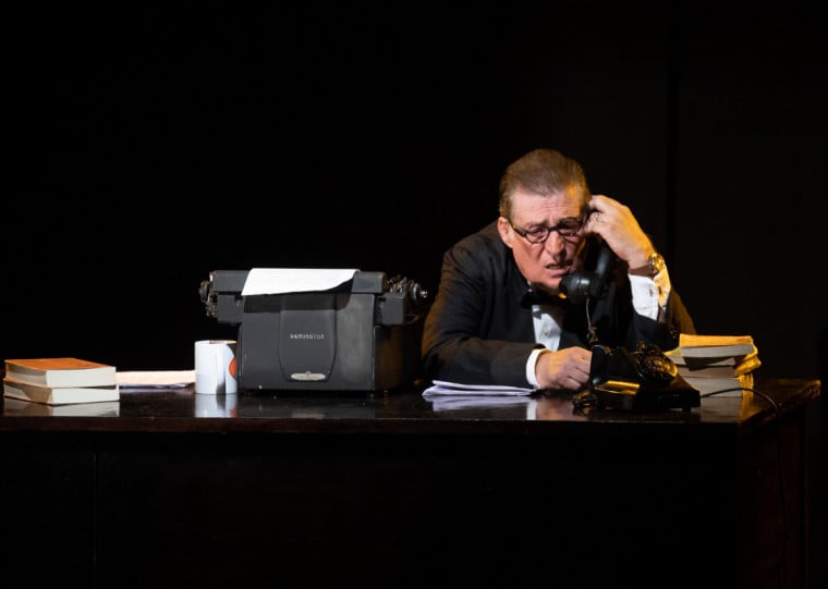 Giuseppe Oristanio revive Guimarães Rosa no monólogo 'Pormenor de ausência', no Espaço 373