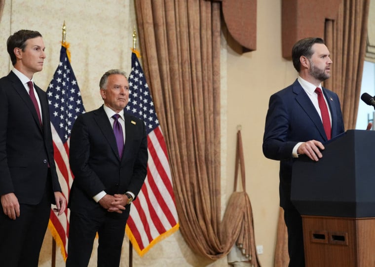 O vice-presidente dos EUA JD Vance deu entrevista após a reunião com representantes do governo iraniano no Paquistão 