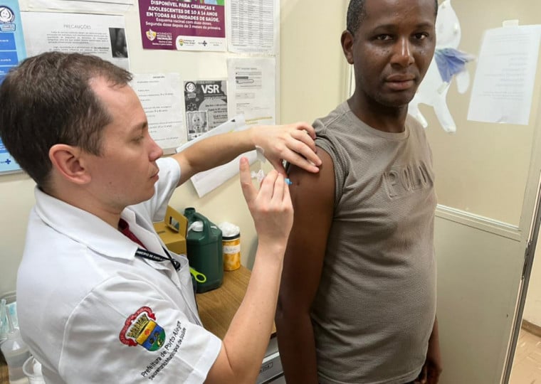 Funcionário de uma rede de farmácias da Capital, Anderson Teixeira considera a campanha de vacinação uma iniciativa positiva