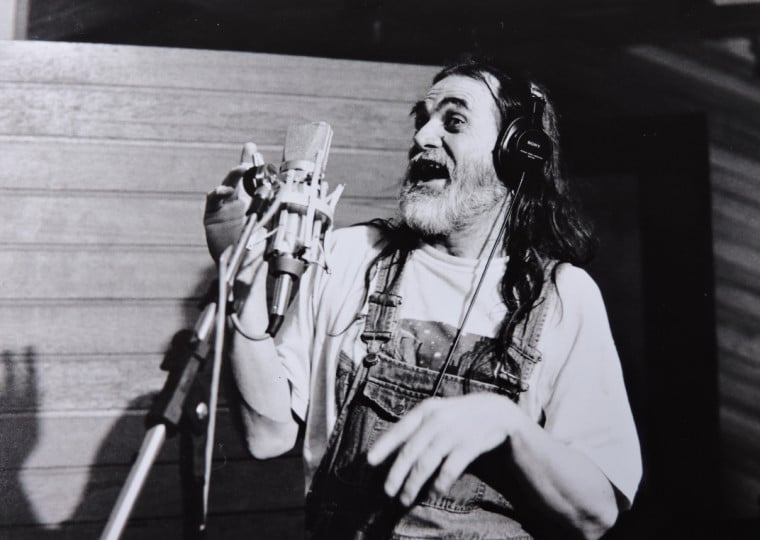 Tr&ecirc;s anos ap&oacute;s sua morte, o Jornal do Com&eacute;rcio resgata a &uacute;ltima entrevista de Fughetti Luz, lenda e eterna luz a incidir sobre o rock ga&uacute;cho