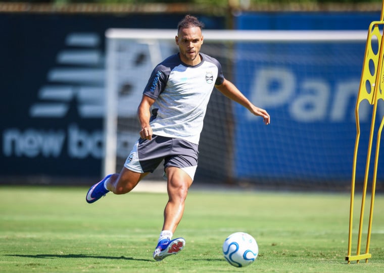 Braithwaite pode aparecer novamente entre os titulares nesta noite