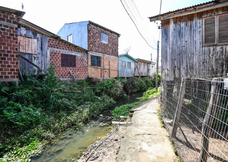 Entre os selecionados estão 75 famílias residentes em áreas de risco, como da Vila Sapo, no bairro Serrano