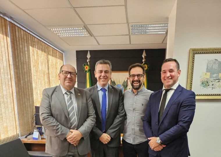 Presidente da ALRS, deputado Sergio Peres; chefe de Segurança Institucional da ALRS, Roberto Donato; Guilherme Bunse (JC) e o superintendente-geral da ALRS, Roger Nardys de Vasconcellos