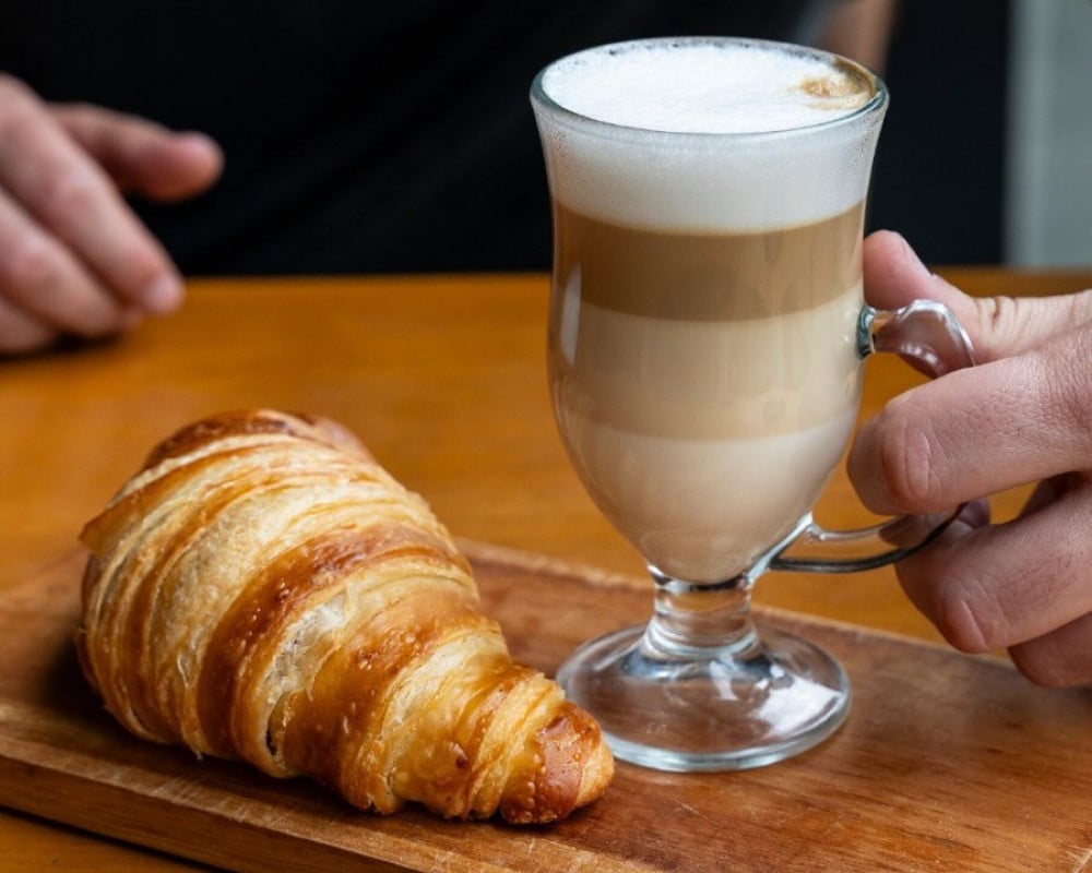 a | Adulla/Reprodu&ccedil;&atilde;o/JC