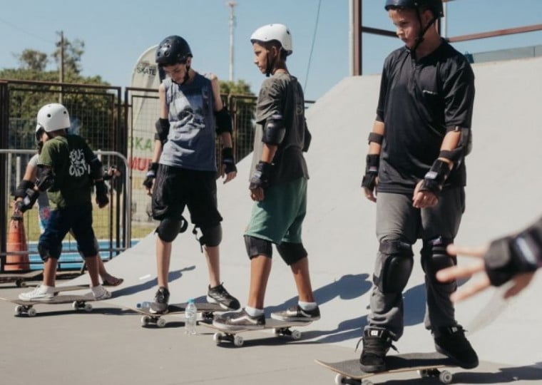 Iniciativa beneficiará aproximadamente 80 estudantes, com idades entre 7 e 18 anos