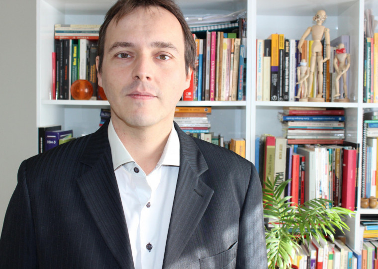 Leandro Inácio Walter é psicólogo organizacional e do trabalho e Mestre Psicologia Social e Institucional