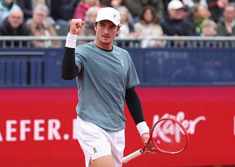 Brasileiro venceu francês pela segunda vez em uma semana por 2 sets a 0