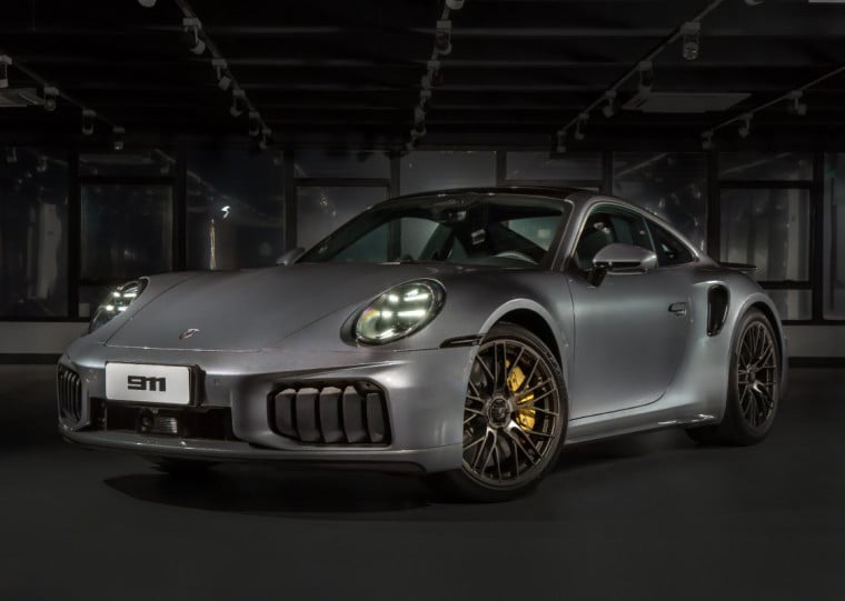 Freios de cerâmica contam com novas pastilhas e conseguem lidar com cargas extremas