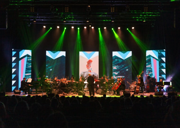 Espetáculo gratuito revisita o álbum histórico de 1974 dos artistas, com novos arranjos e interpretação dos solistas Marilia Piovesan, Rodrigo Fischmann e Rê Adegas 