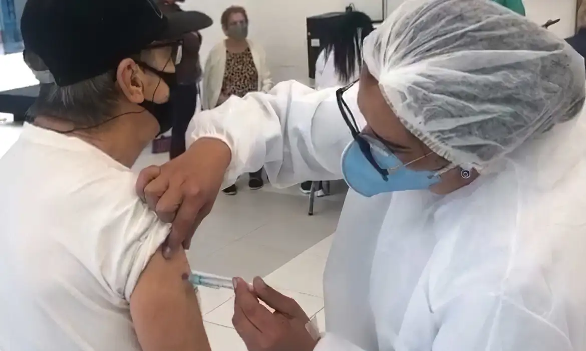 Total de doses contra a Covid-19 distribuídas nos primeiros meses de 2026 chega a 6,3 milhões