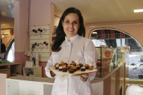 Carla Wypych de Castro está à frente da Chic Brigadeiro, que lançou recentemente uma experiência inspirada em festas de aniversário