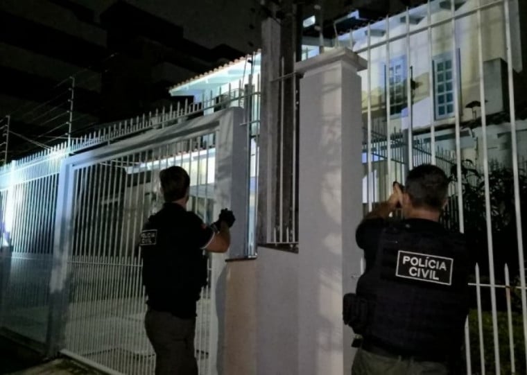 Um dos mandados foi cumprido na casa do ex-vereador Gilvani Gringo