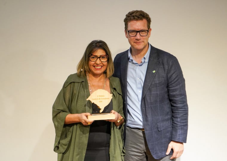 Carmen Carlet ganha primeiro lugar por reportagem sobre plantio de pinus no Estado