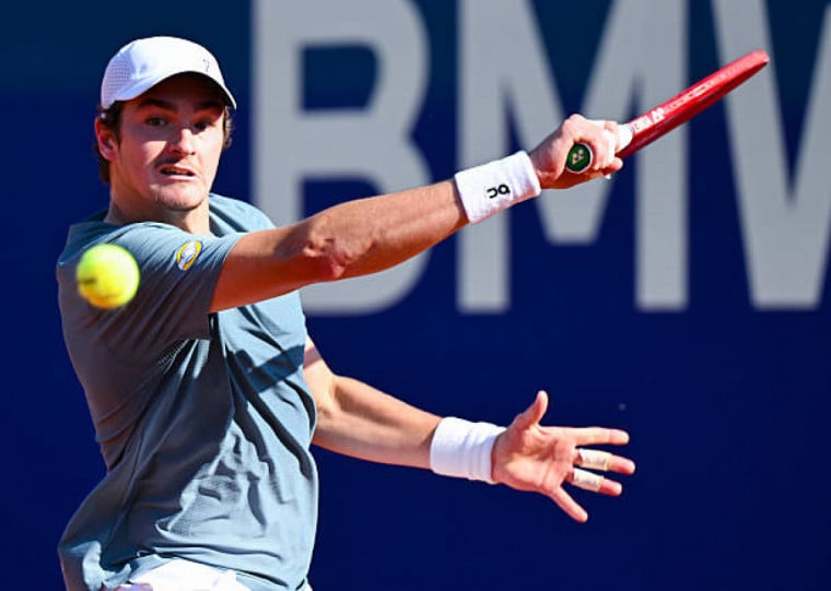 Brasileiro foi derrotado pelo americano por 2 sets a 1