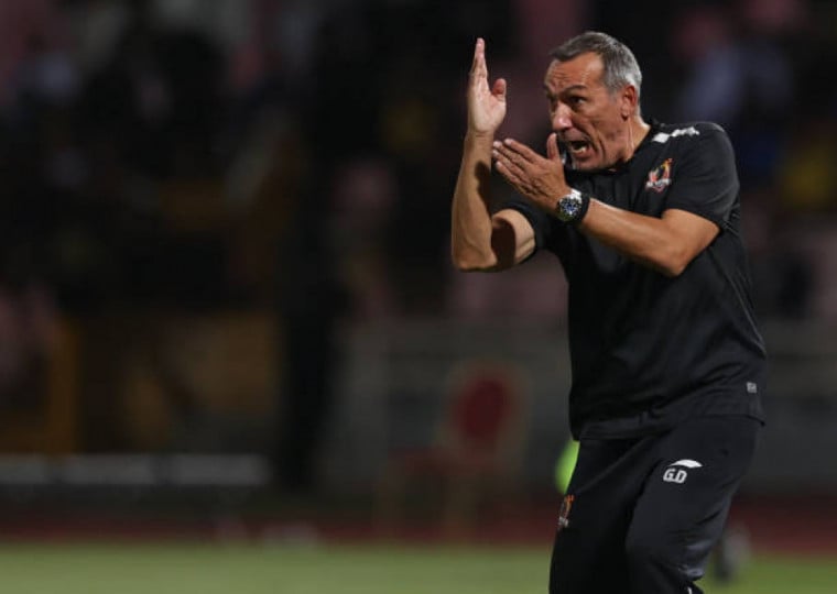 Demissão de Hervé Renard abre espaço para Georgios Donis