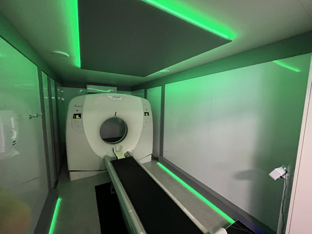 A carreta faz parte do programa federal "Agora Tem Especialistas", que visa ampliar o acesso a atendimentos especializados | JAMIL AIQUEL/ESPECIAL/JC