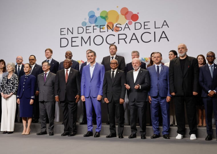 As declarações foram dadas a cerca de 20 líderes, que se reuniram pela quarta vez no chamado Fórum Democracia Sempre, em Barcelona