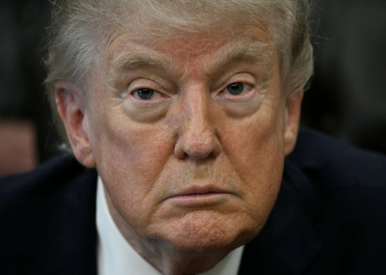 Trump afirmou que seus representantes ir&atilde;o ao Paquist&atilde;o negociar nesta segunda-feira