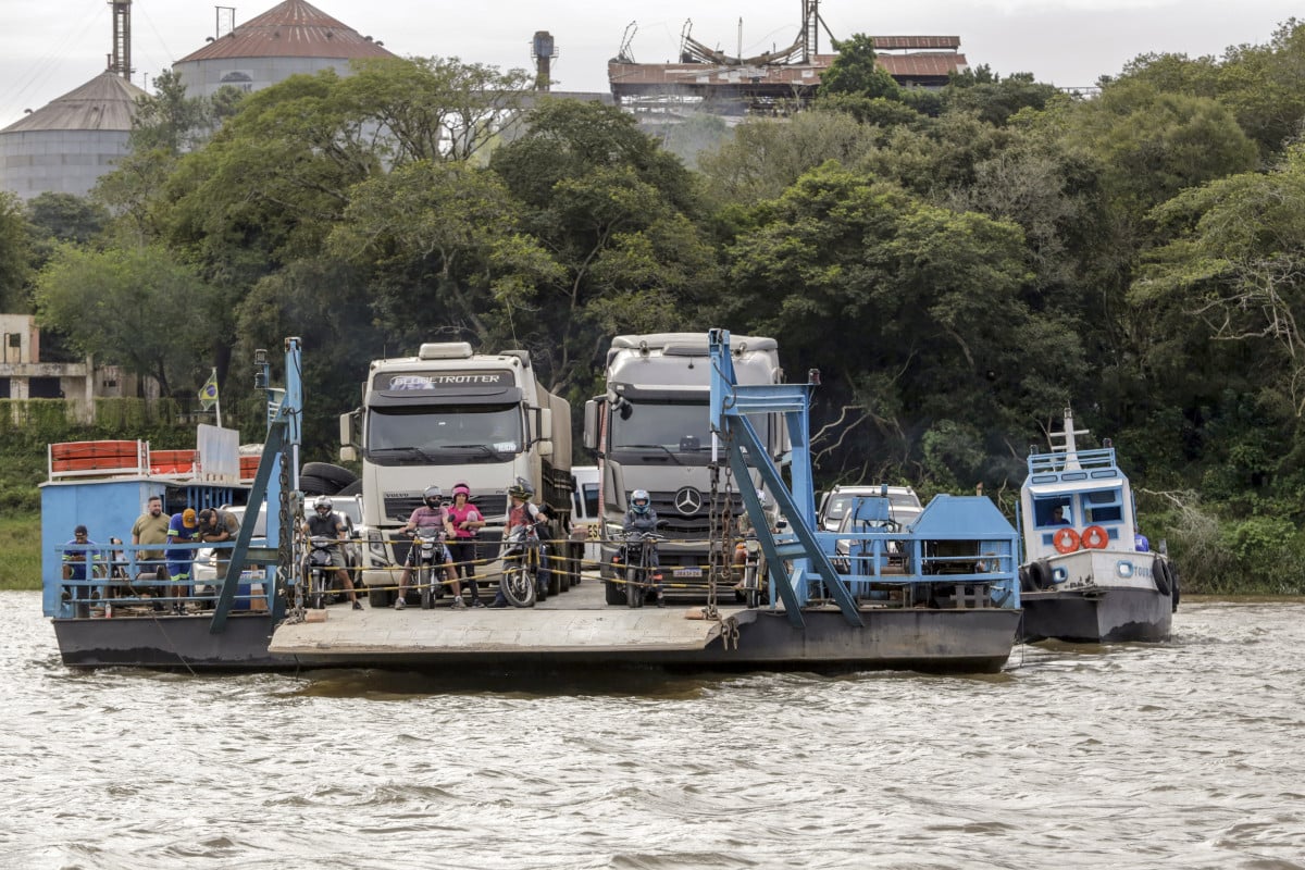 Principal acesso ao munic&iacute;pio de Cachoeira do Sul est&aacute; interrompido por obras na Ponte do Fandango; travessia do rio Jacu&iacute; &eacute; feita por balsa  | T&Acirc;NIA MEINERZ/JC