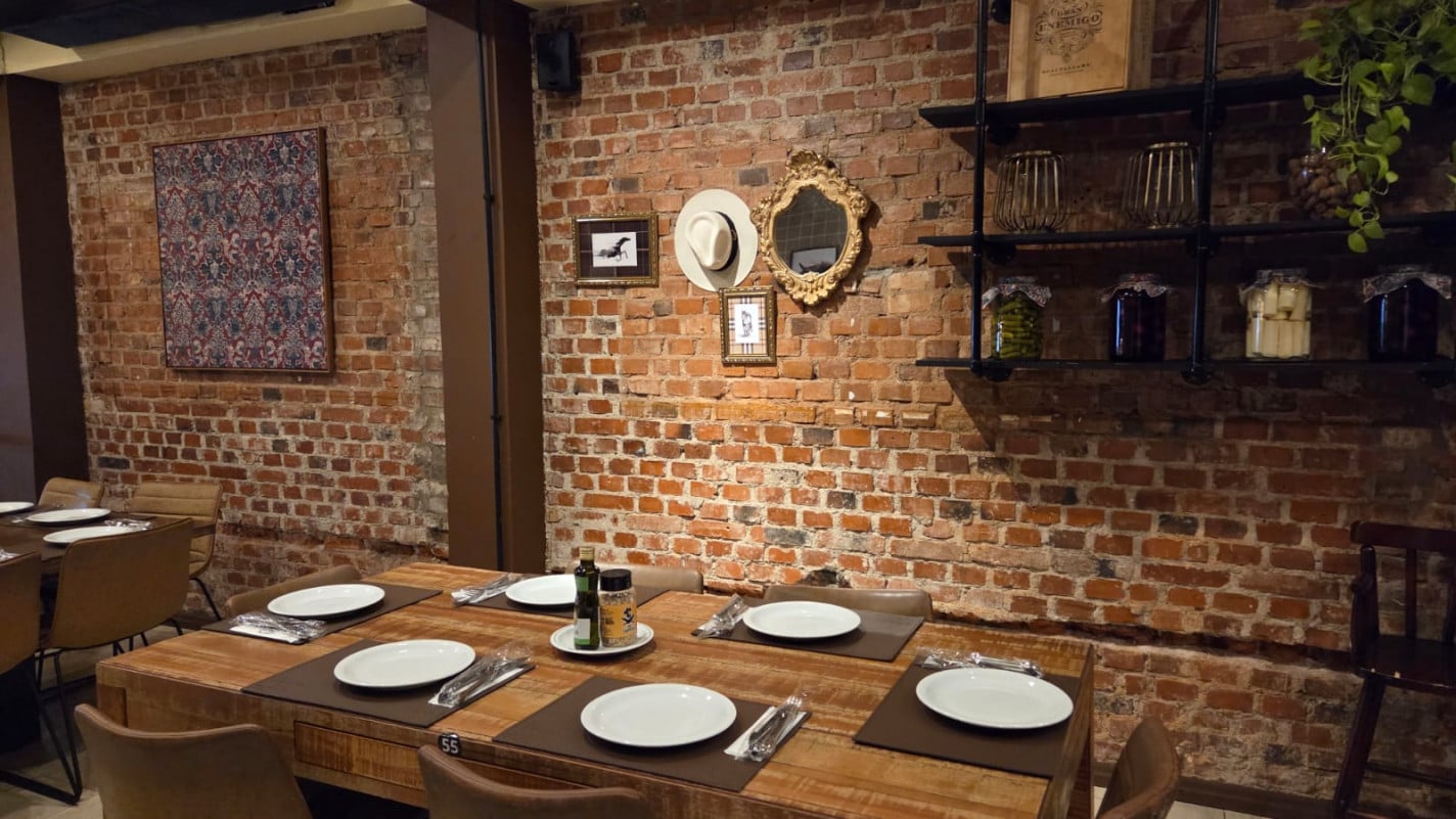 A ambienta&ccedil;&atilde;o leva a assinatura de Fernanda Carpenedo, s&oacute;cia do Grupo Leiteira e esposa de Thiago | ISADORA JACOBY/ESPECIAL/JC