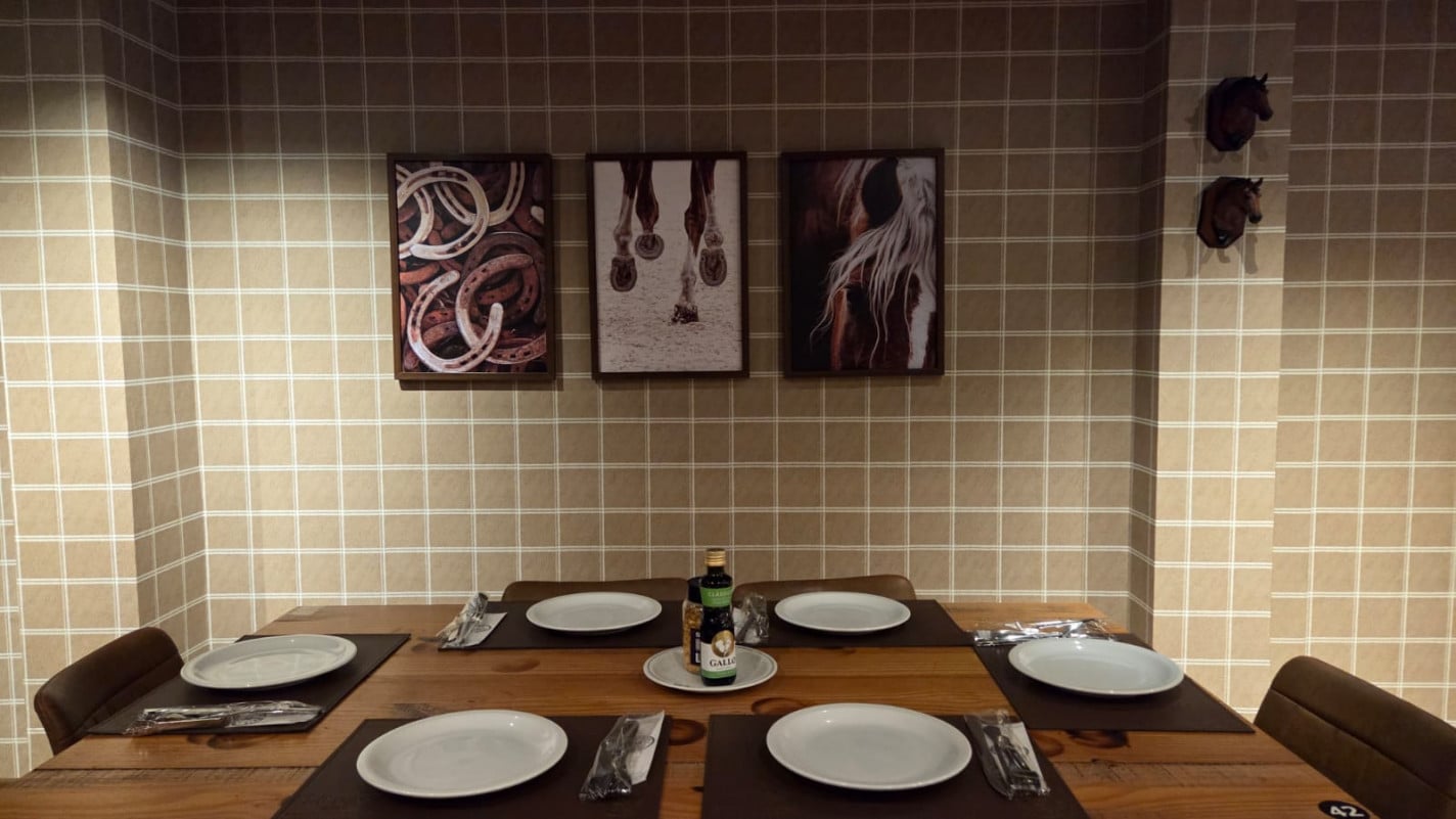 Com uma pegada mais western, a churrascaria aposta em conforto e no espeto corrido cl&aacute;ssico | ISADORA JACOBY/ESPECIAL/JC