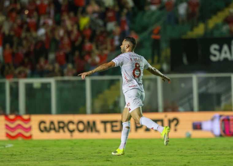 Bruno Henrique foi o autor do primeiro gol alvirrubro