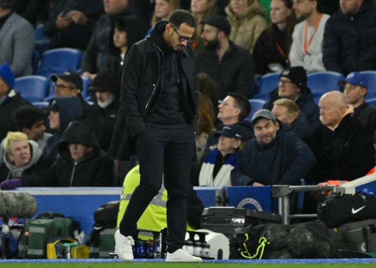 Desligamento acontece apenas quatro dias antes da semifinal da Copa da Inglaterra