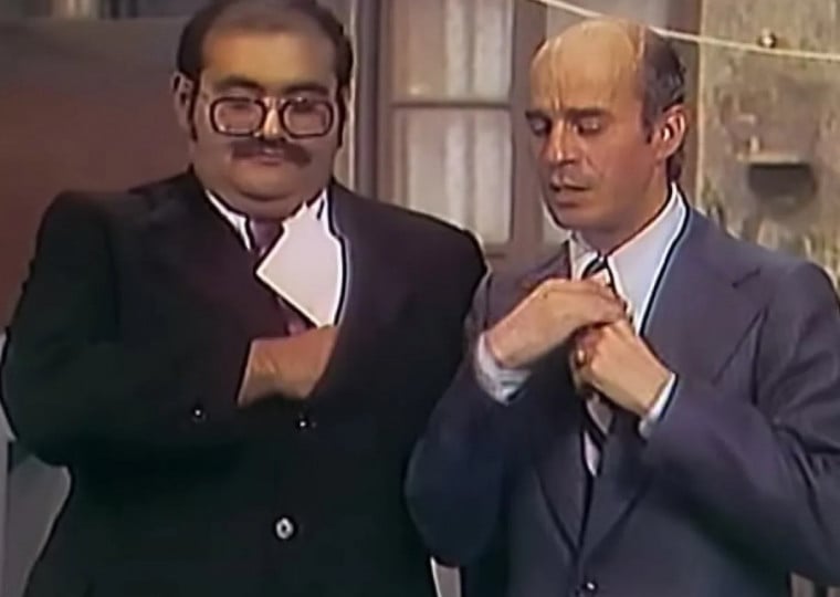 Ricardo de Pascual (direita) interpretou personagens secundários em seriados como 'Chaves' (na imagem, ao lado de Edgar Vivar, que atuava como Senhor Barriga)