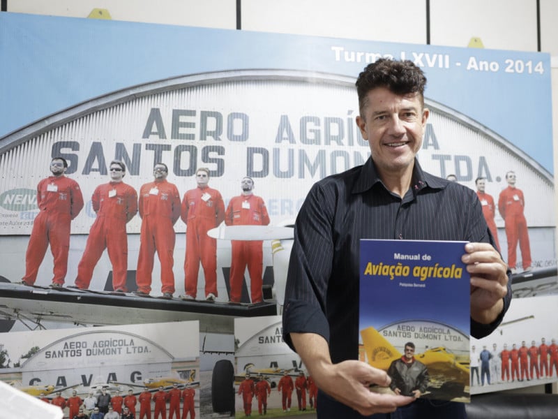 Forma&ccedil;&atilde;o como piloto especializado em avia&ccedil;&atilde;o agr&iacute;cola exige prepara&ccedil;&atilde;o te&oacute;rica e muitas horas de voo | T&Acirc;NIA MEINERZ/JC