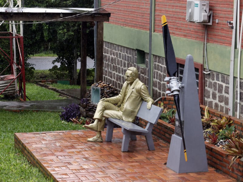 Laudelino Bernardi esteve &agrave; frente da Escola de Avia&ccedil;&atilde;o Santos Dumont, em Cachoeira do Sul, por d&eacute;cadas; falecido em 2022, ganhou uma est&aacute;tua em sua homenagem | T&Acirc;NIA MEINERZ/JC