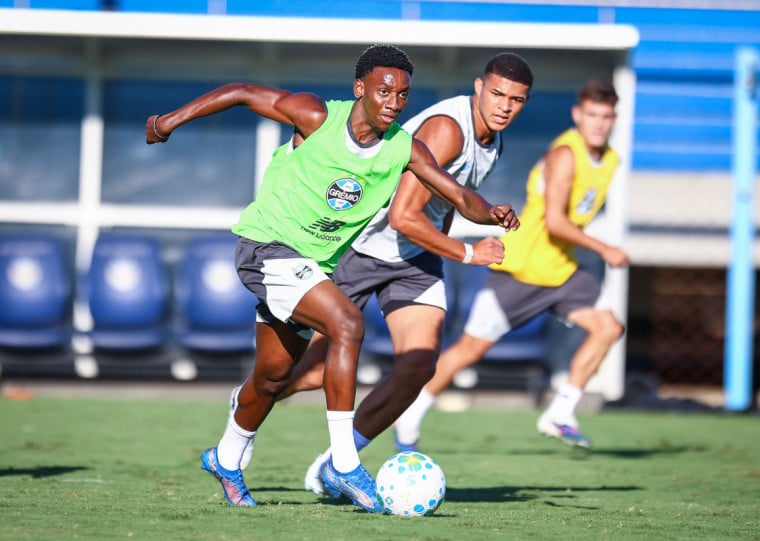 Gabriel Mec deve ganhar sequência no time titular