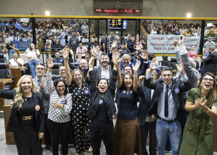 Projeto foi aprovado por 22 votos a 12