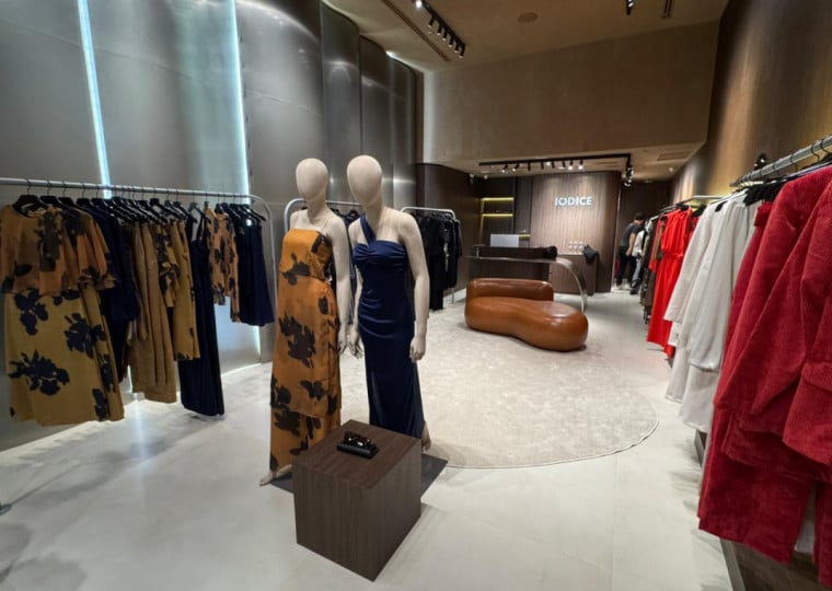 Cole&ccedil;&otilde;es t&ecirc;m predom&iacute;nio de vestido, al&eacute;m de jeans, dentro de cole&ccedil;&otilde;es na reestreia  