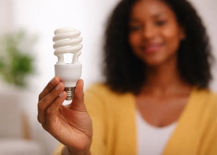 Serviço contempla, por exemplo, modelos fluorescentes compactos e tubulares e os de luz mista