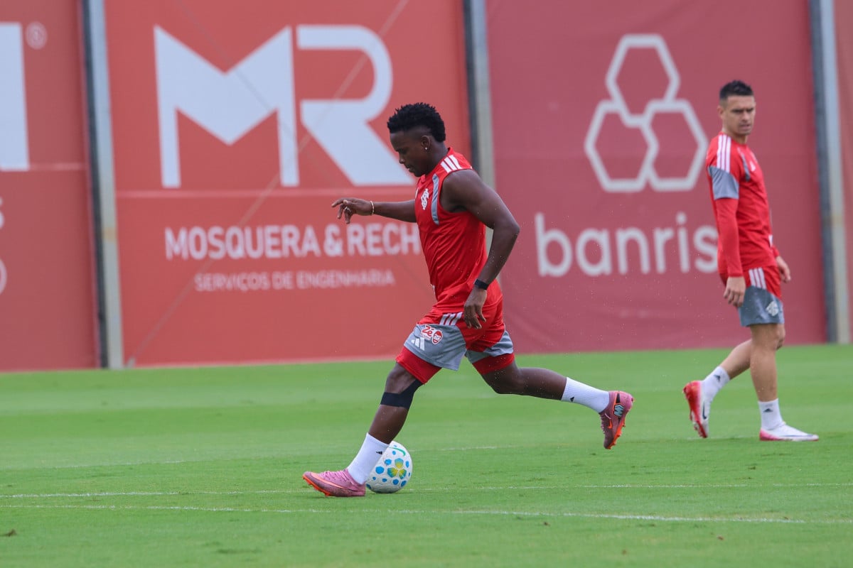 Inter enfrenta o Botafogo, em Brasília, com retorno no setor ofensivo