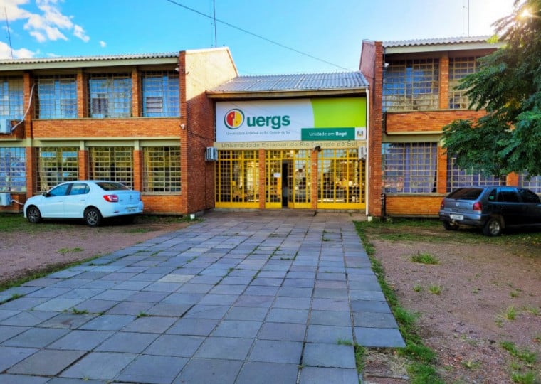 Falta de profissionais tem gerado impactos diretos no funcionamento dos cursos e na saúde dos trabalhadores, afirmam entidades representativas da Universidade