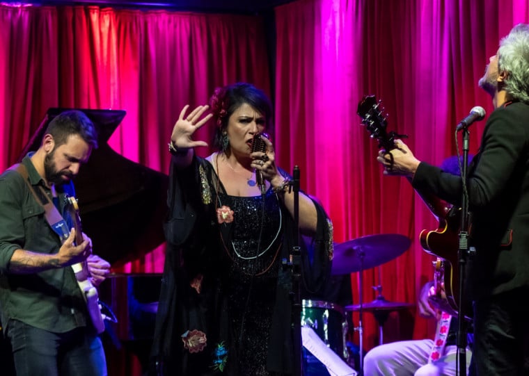 Canções de Paul McCartney, Angela Rorô e Rita Lee fazem parte do repertório do show que inicia às 21h