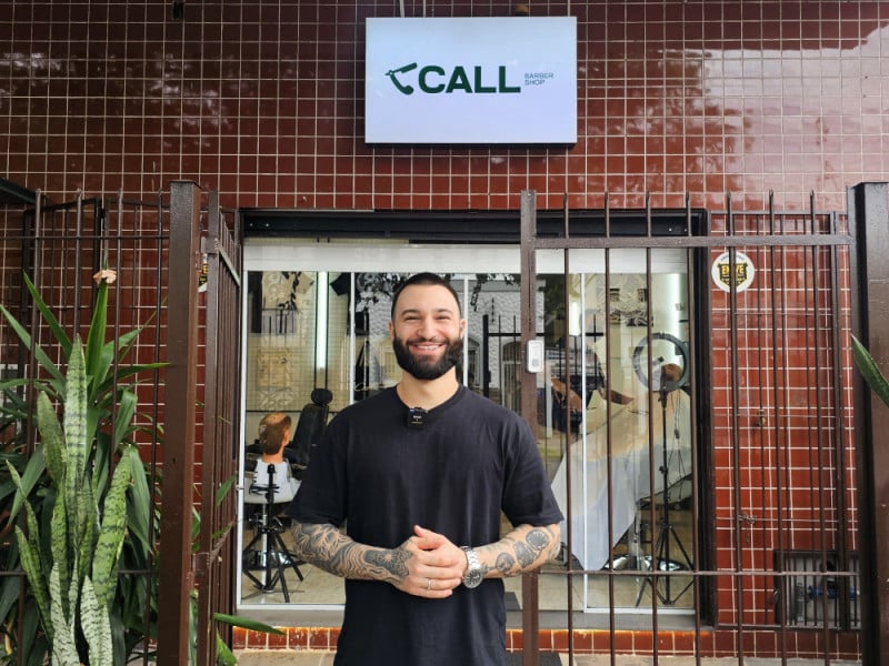 Gabriel Steinertz &eacute; o nome &agrave; frente da Call Barber Shop<br />Foto: Gustavo Marchant/Especial/JC