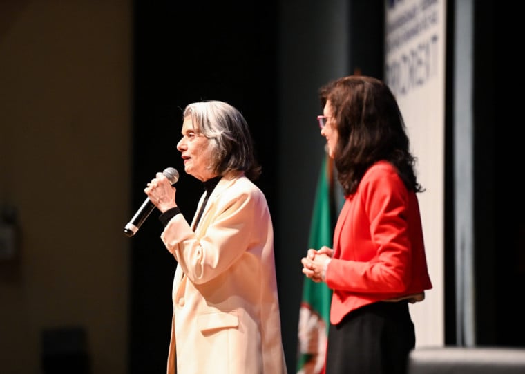 Cármen Lúcia falou durante a aula magna realizada no Salão de Atos da Ufrgs