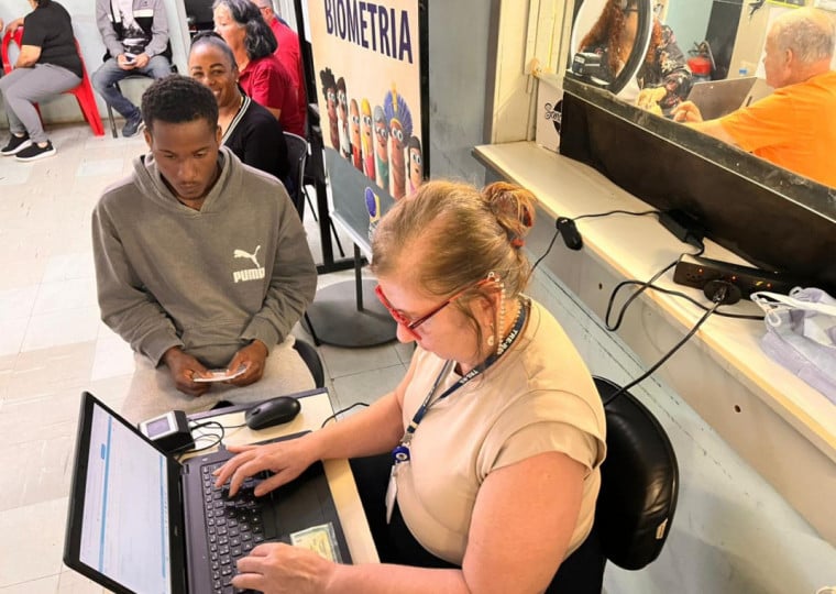 O jovem Vandriel Oliveira da Rosa foi em busca do primeiro título de eleitor para participar do pleito deste ano