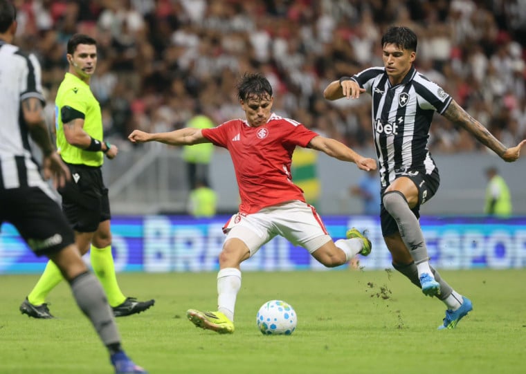 Bernabei foi o autor do gol alvirrubro que empatou a partida