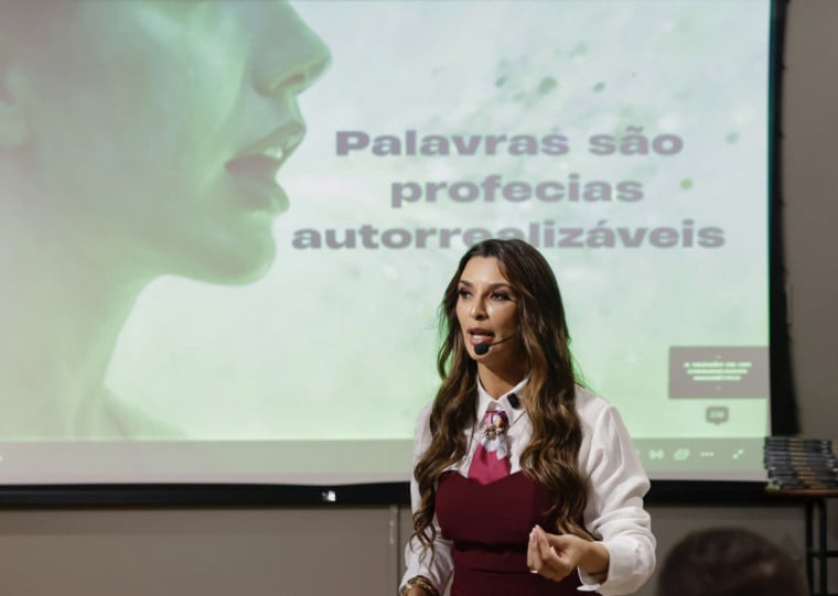 Ministrada por Fernanda Olliveira, a 6ª edição da Imersão Expressão Magnética ocorre neste domingo (26)