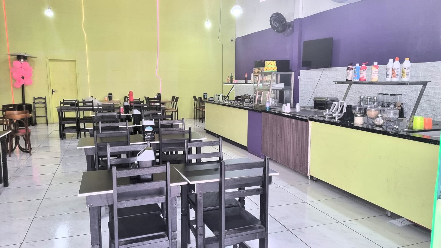 Com 115m&sup2;, o sal&atilde;o acomoda mais de 60 pessoas e possui &aacute;rea kids espa&ccedil;osa com brinquedos de festa | Gustavo Marchant/Especial/JC