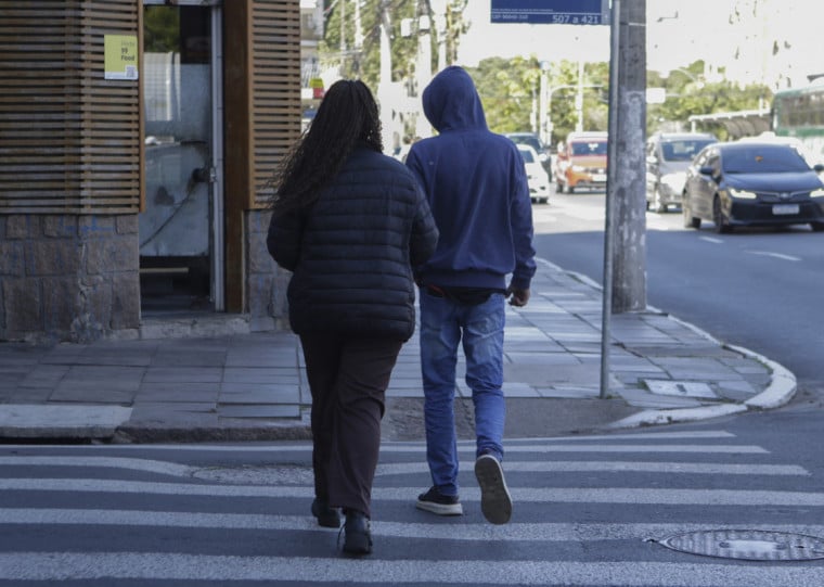 No fim de semana seguinte, o frio retorna. No s&aacute;bado (9), h&aacute; previs&atilde;o de chuva fraca, com m&iacute;nima de 10&deg;C e m&aacute;xima de apenas 14&deg;C