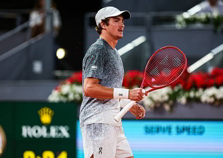 Carioca foi derrotado por 2 sets a 1