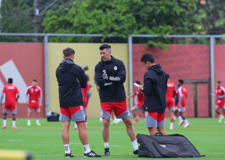 Pezzolano disse que o time está em dívida com a torcida em casa