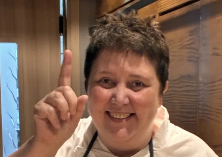 Roberta Sudbrack, comemorando um ano de trajetória no Ocre Restaurante & Bar de Charcutaria, em Gramado