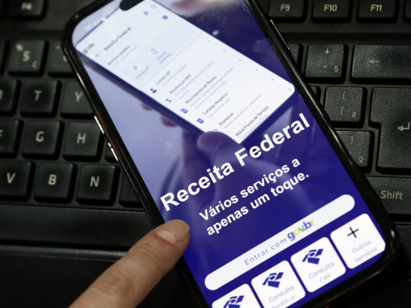 Golpes no Imposto de Renda usam medo da malha fina para atrair vítimas