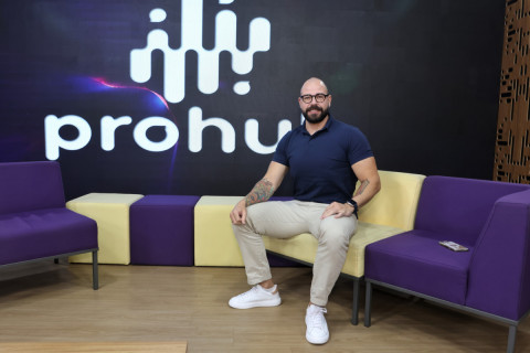 Victor Abs da Cruz é um dos sócios do Prohub, que oferece diversos serviços audiovisuais